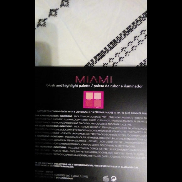 Shaina B blush palette - Picture 3 of 3